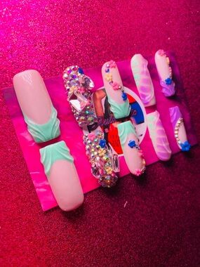 Pastel Pink and Mint 3D Press-On Nail Set with Rhinestones